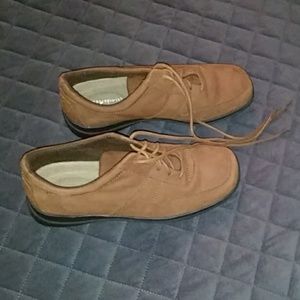 Easy Spirit brown suede shoes, sz 8, Like New